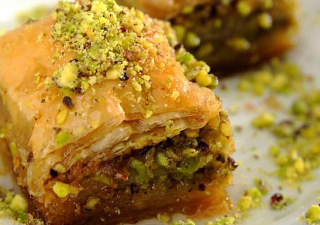 نگهداری شیرینی خشک و باقلوا