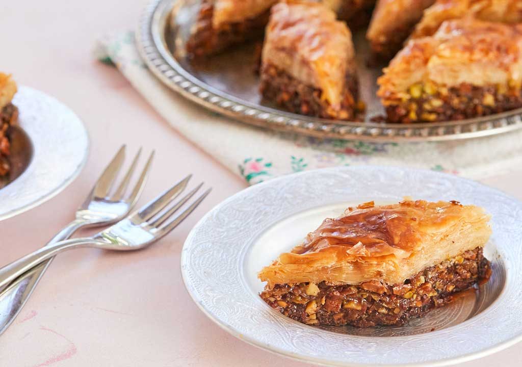 سفارش آنلاین باقلوا در صادقیه