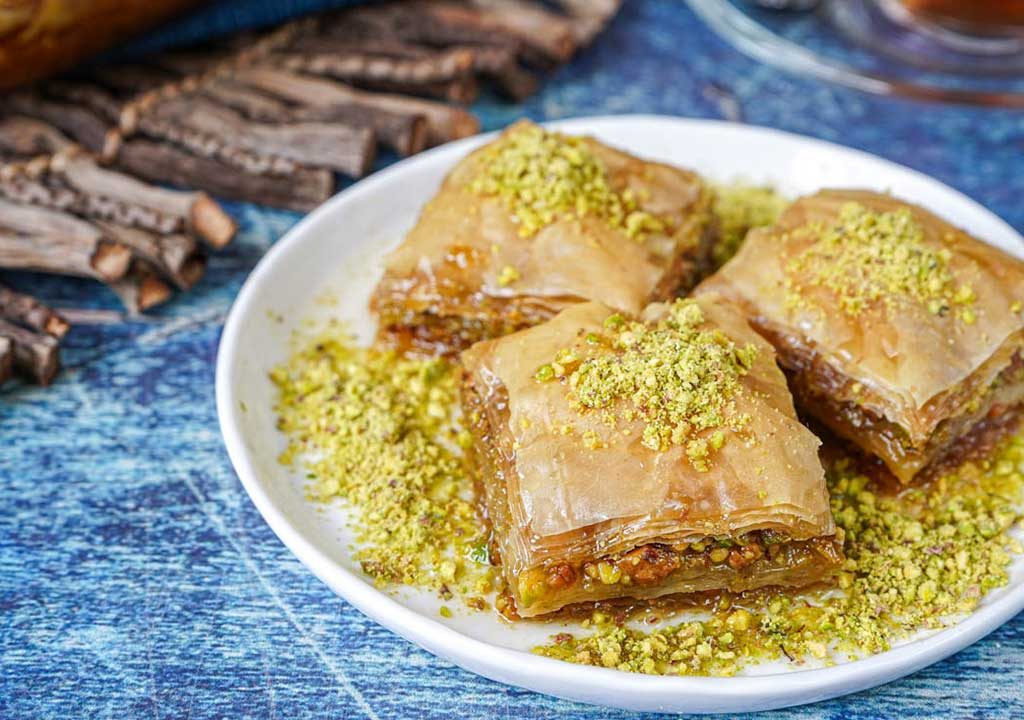 سفارش آنلاین باقلوا در فردوسی