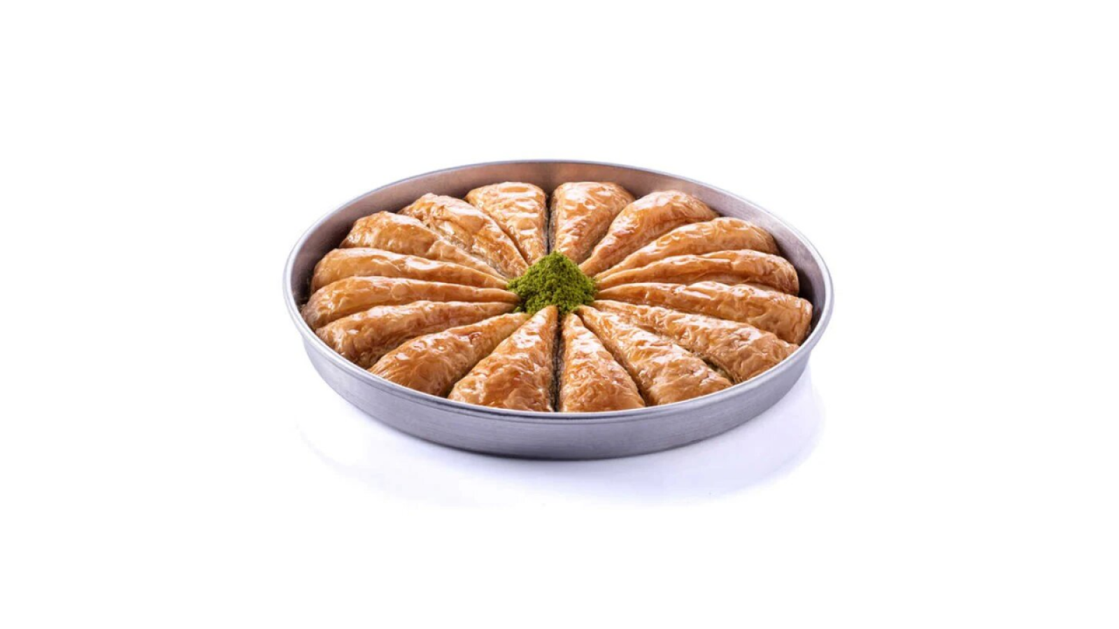 باقلوا ترکی یک شیرینی خاص و خوشمزه است که از لایه‌ های نازکی از تست فیلو، پر شده با خرد شده‌ ی مغزهای مختلف و با شکر یا عسل شیرین شده است.